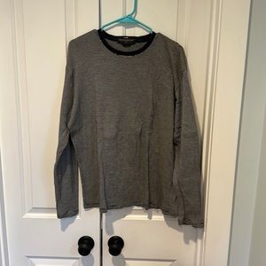 Mens pullover t size large